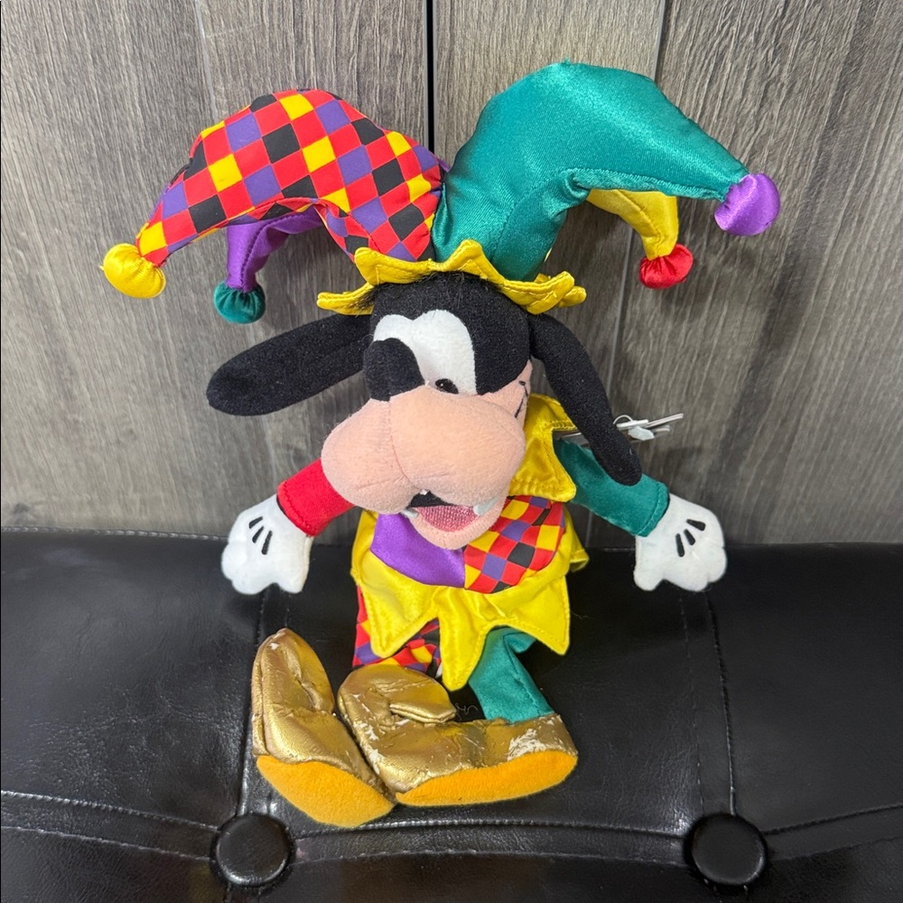 New Disneys Retired Goofy Clown Court Jester Beanie Plush Toy *Boots Tattered*